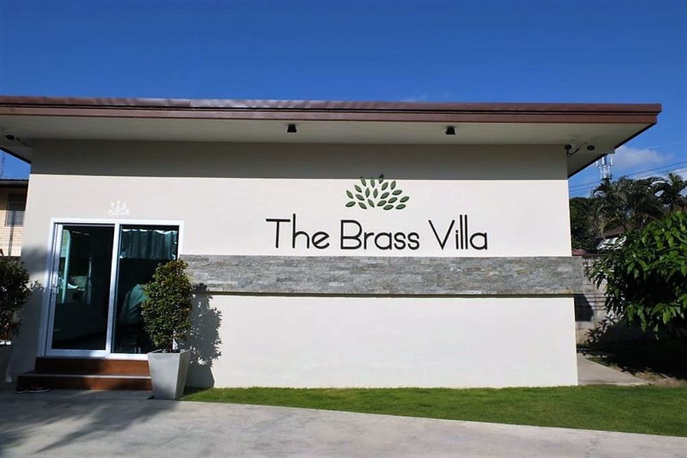 The Brass Villa Garden Resort Сатахип Екстериор снимка